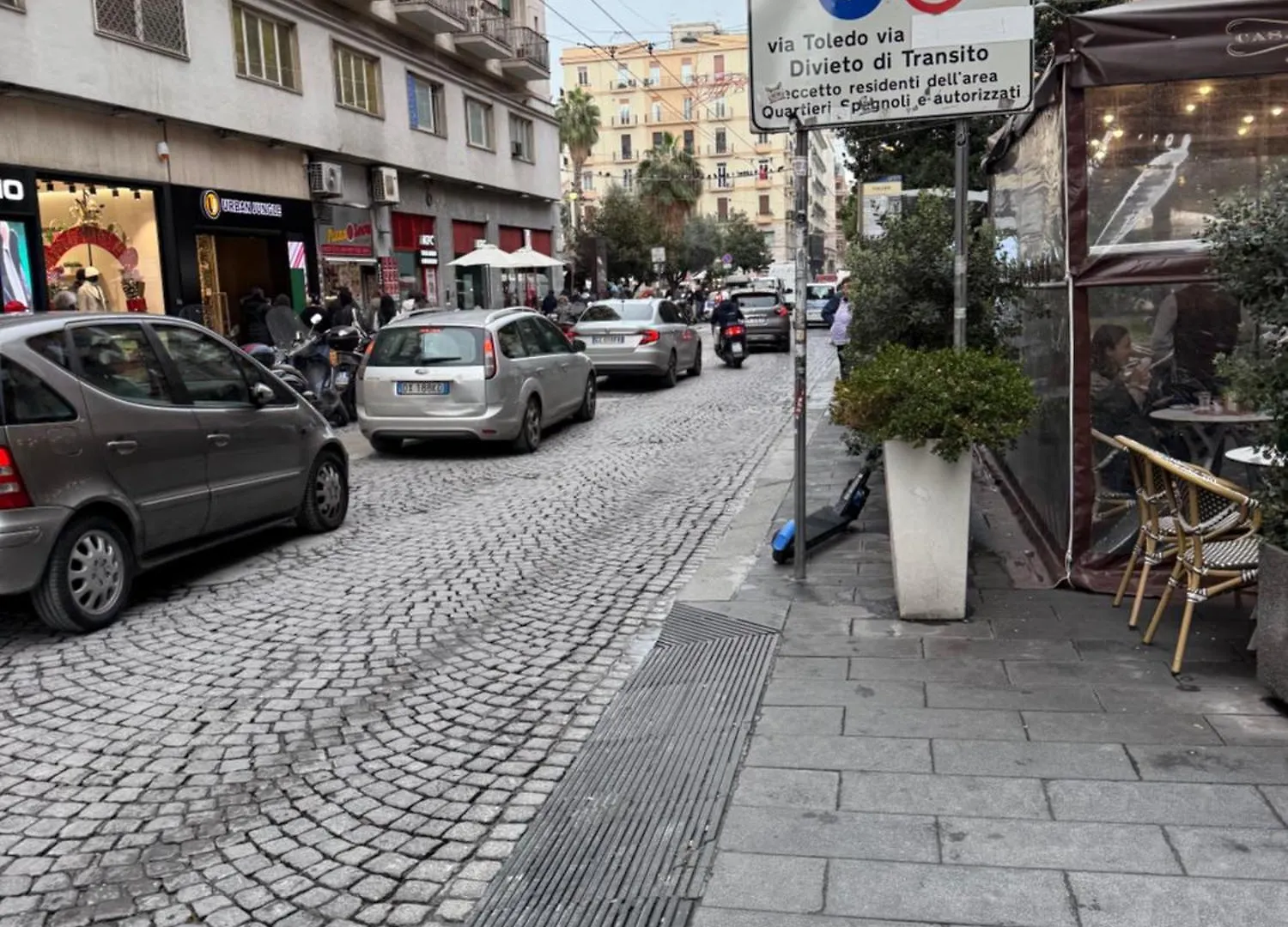 Maison Toledo 376 Naples Italy