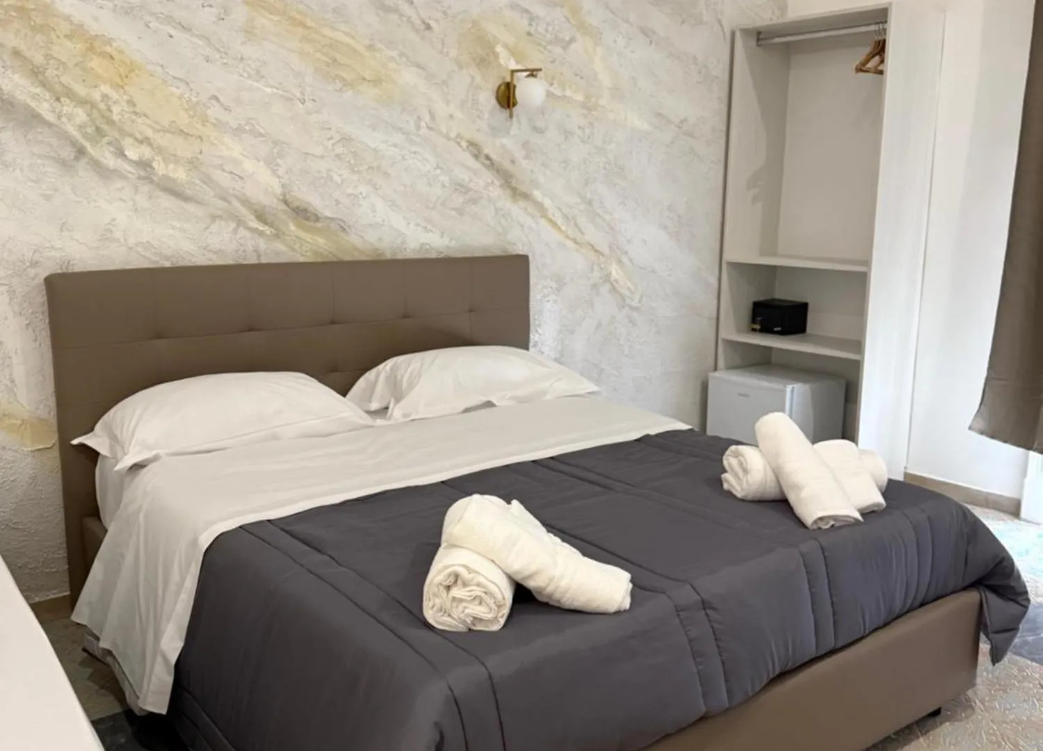 Maison Toledo 376 Naples